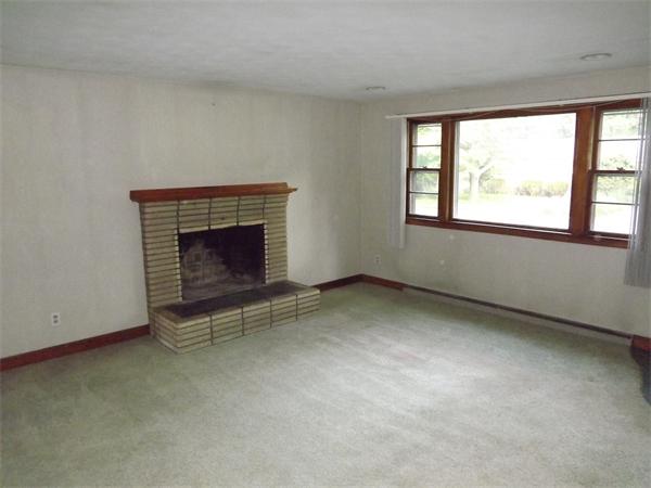 51 Deerfield Road Sharon, MA 02067 - Photo 4 of 10