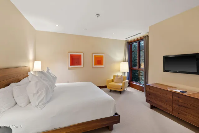 $8,100,000 | 141 East Meadow Drive, Unit 4G WEST, Vail, CO 81657