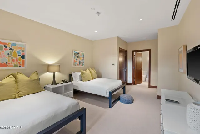 $8,100,000 | 141 East Meadow Drive, Unit 4G WEST, Vail, CO 81657