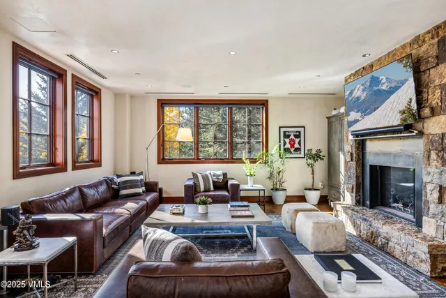 $8,100,000 | 141 East Meadow Drive, Unit 4G WEST, Vail, CO 81657