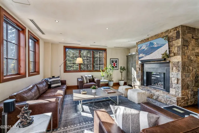 $8,100,000 | 141 East Meadow Drive, Unit 4G WEST, Vail, CO 81657