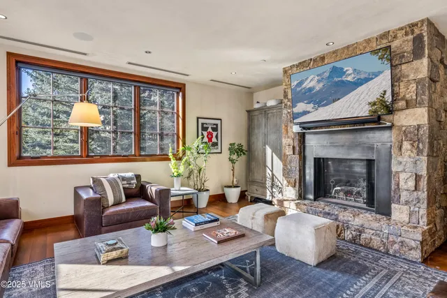 $8,100,000 | 141 East Meadow Drive, Unit 4G WEST, Vail, CO 81657