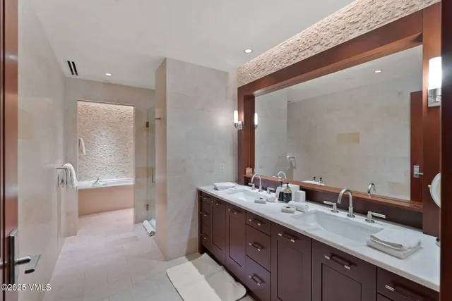 $8,100,000 | 141 East Meadow Drive, Unit 4G WEST, Vail, CO 81657