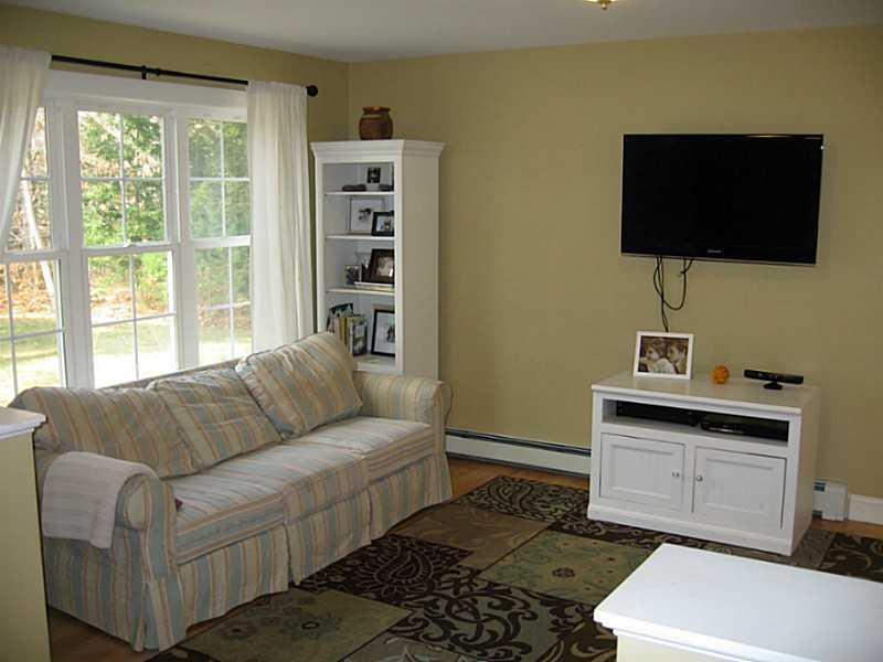 26 Harding Road Gorham, ME 04038 - Photo 7 of 13 Living Room.
