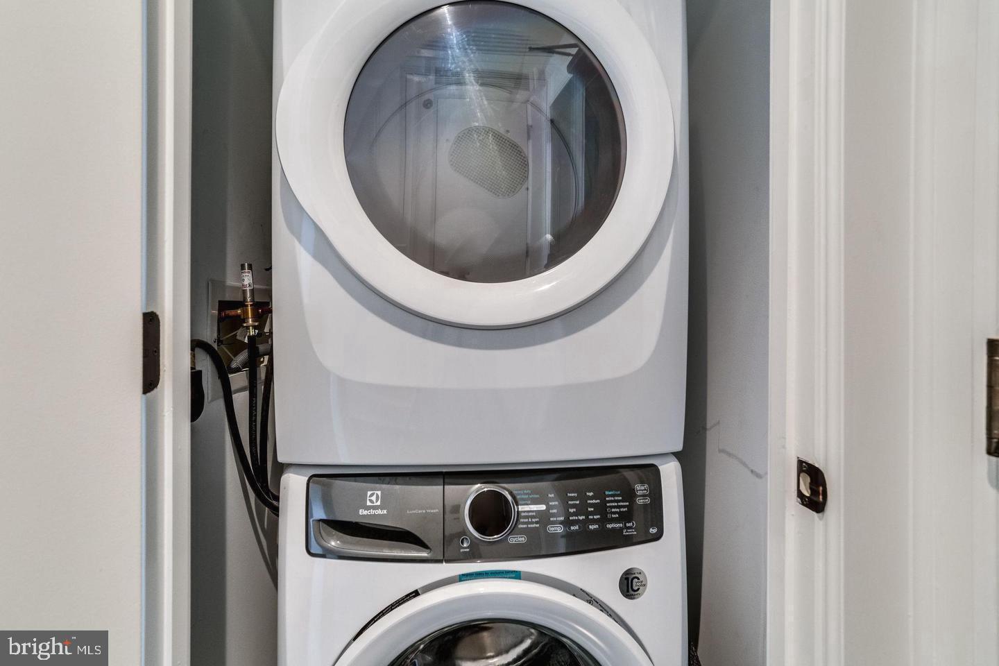 1011 M Street Northwest, Unit 606 Washington, DC 20001 - Photo 16 of 26