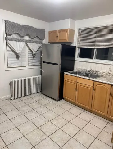 $1,400 | 135 West 22nd Street, Bayonne, NJ 07002