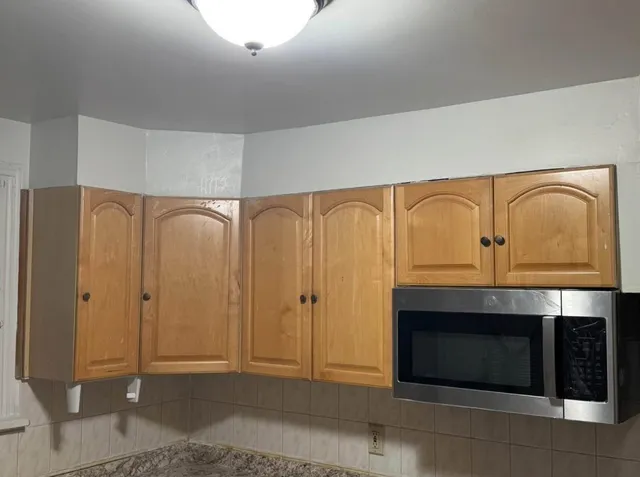 $1,400 | 135 West 22nd Street, Bayonne, NJ 07002