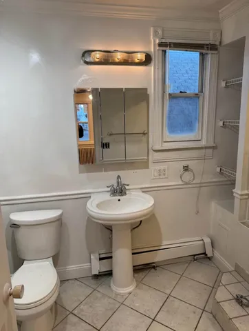 $1,400 | 135 West 22nd Street, Bayonne, NJ 07002