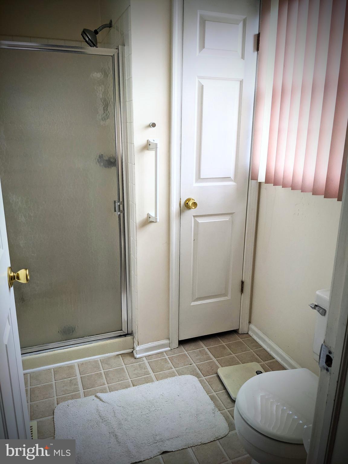 41 Wayside Road Berlin, NJ 08009 - Photo 23 of 33 M Bathroom.