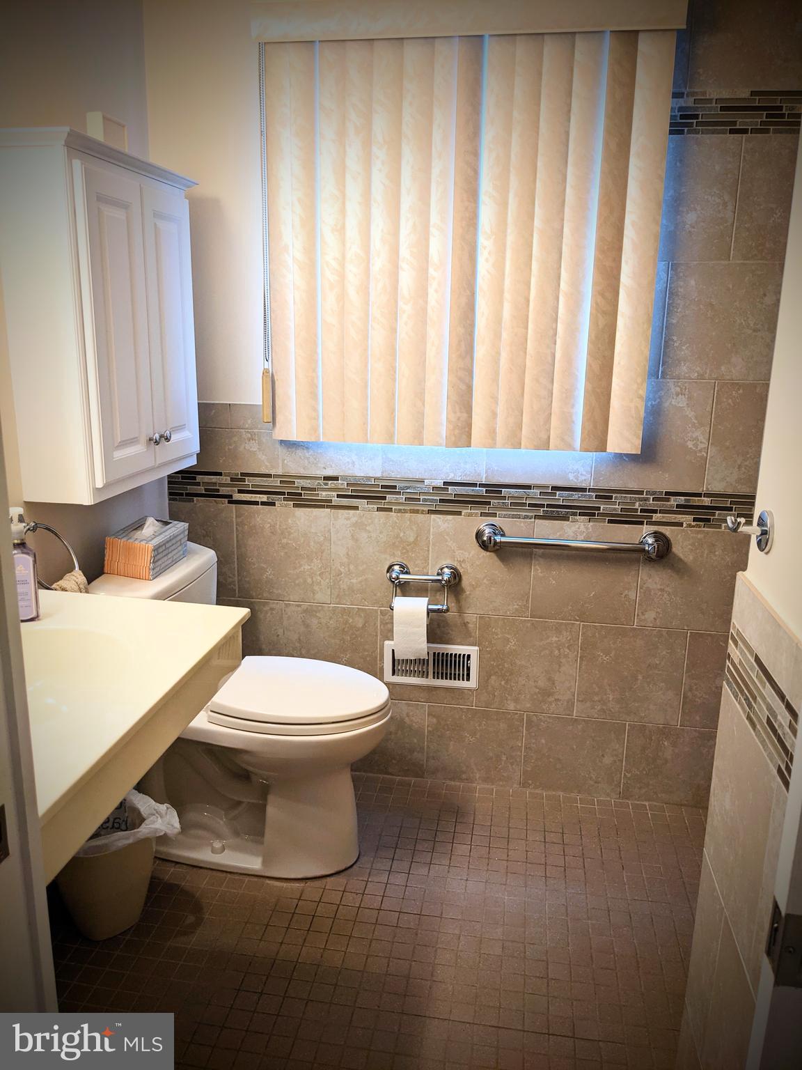 41 Wayside Road Berlin, NJ 08009 - Photo 29 of 33 Bathroom #3.