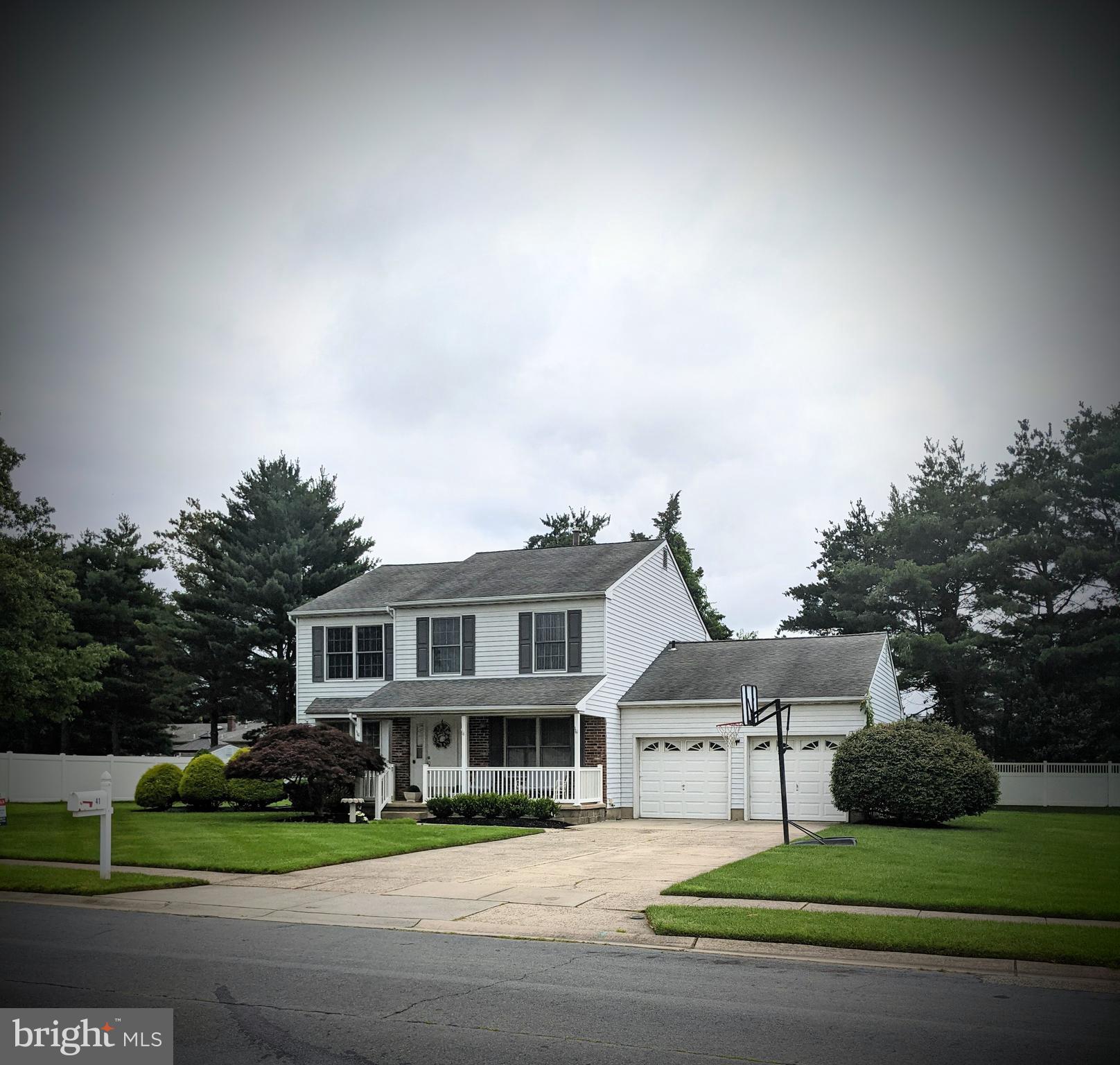 41 Wayside Road Berlin, NJ 08009 - Photo 4 of 33 Main front.
