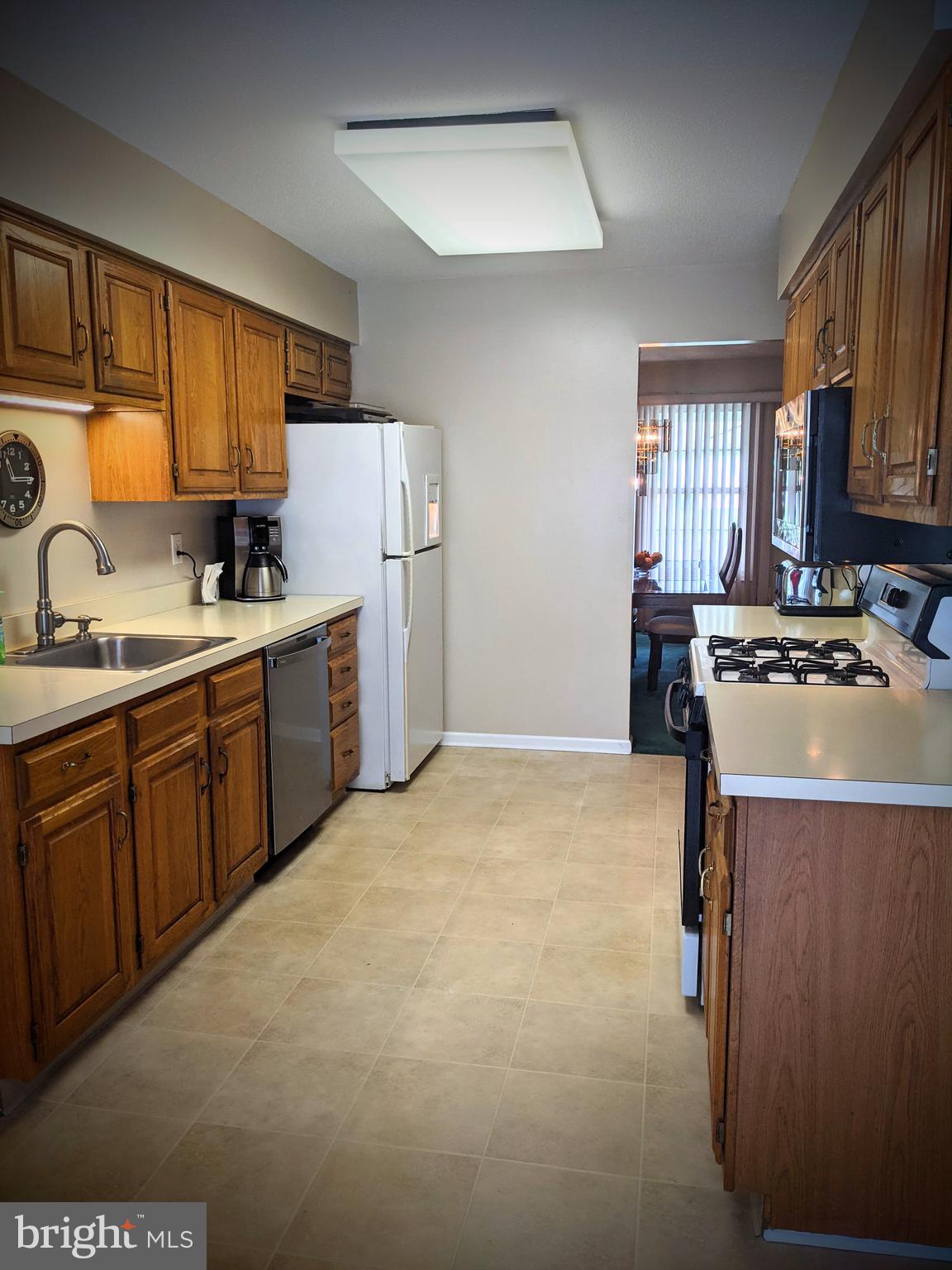 41 Wayside Road Berlin, NJ 08009 - Photo 9 of 33 Kitchen.