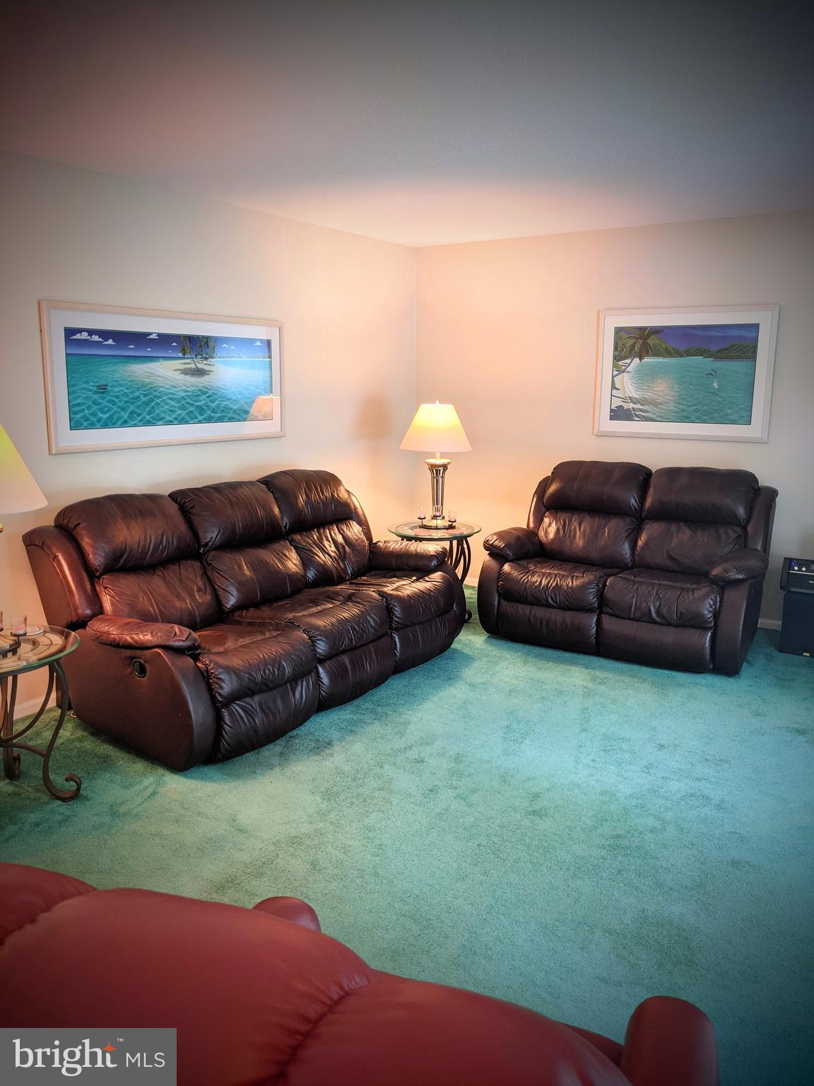 41 Wayside Road Berlin, NJ 08009 - Photo 10 of 33 Living room.