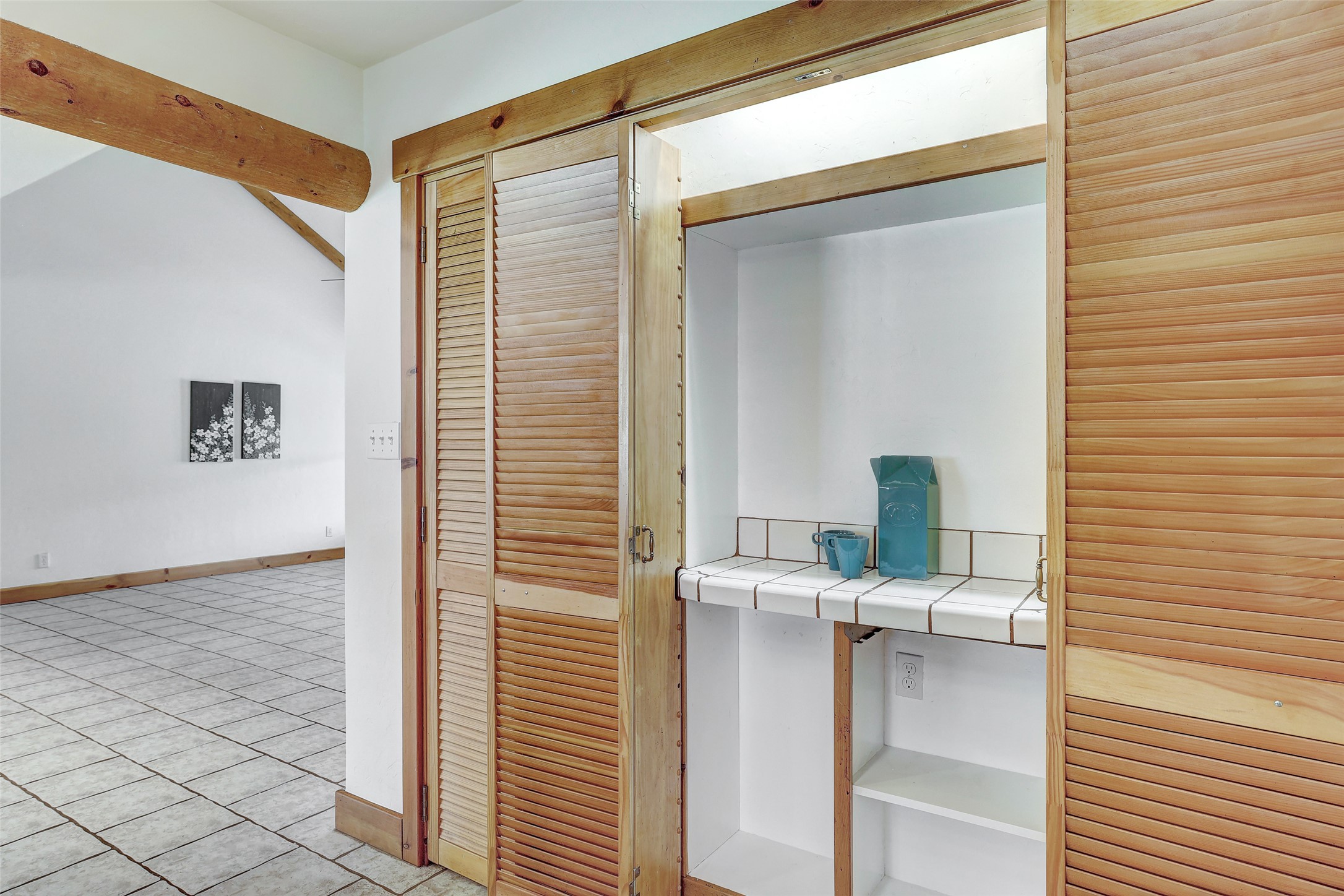 125 Kyle Lane Georgetown, TX 78633 - Photo 18 of 34 a bathroom with a sink and a mirror