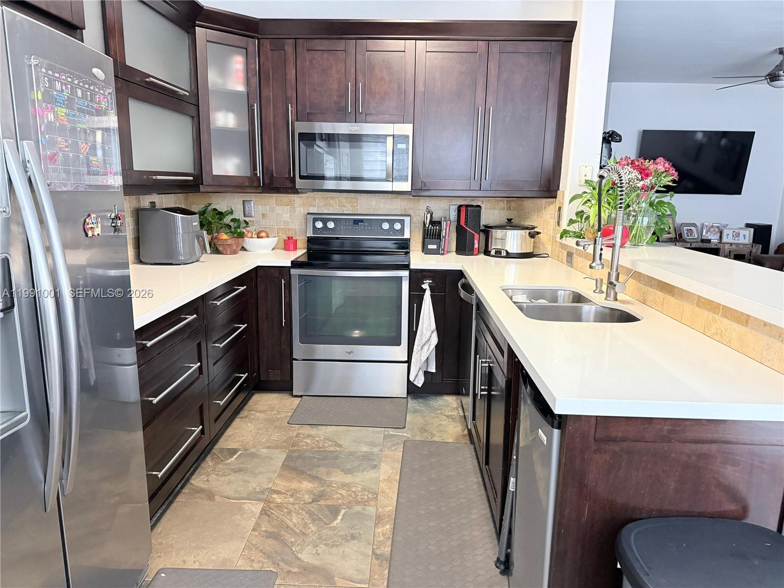 7809 Northwest 114th Path Doral, FL 33178 - Photo 6 of 23