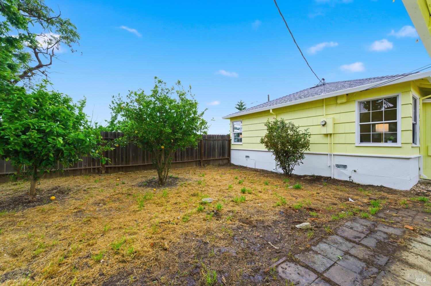 691 Annette Avenue Vallejo, CA 94591 - Photo 27 of 41 a backyard of a house