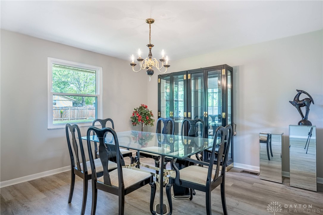 7895 Rain Tree Road Centerville, OH 45459 - Photo 4 of 38
