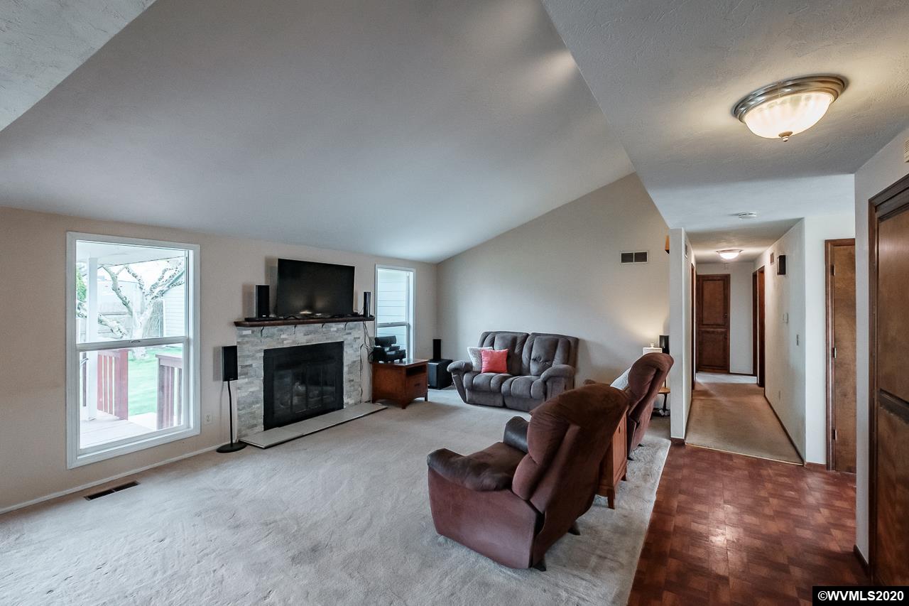 3261 Alexander Lane Northeast Albany, OR 97321 - Photo 6 of 42