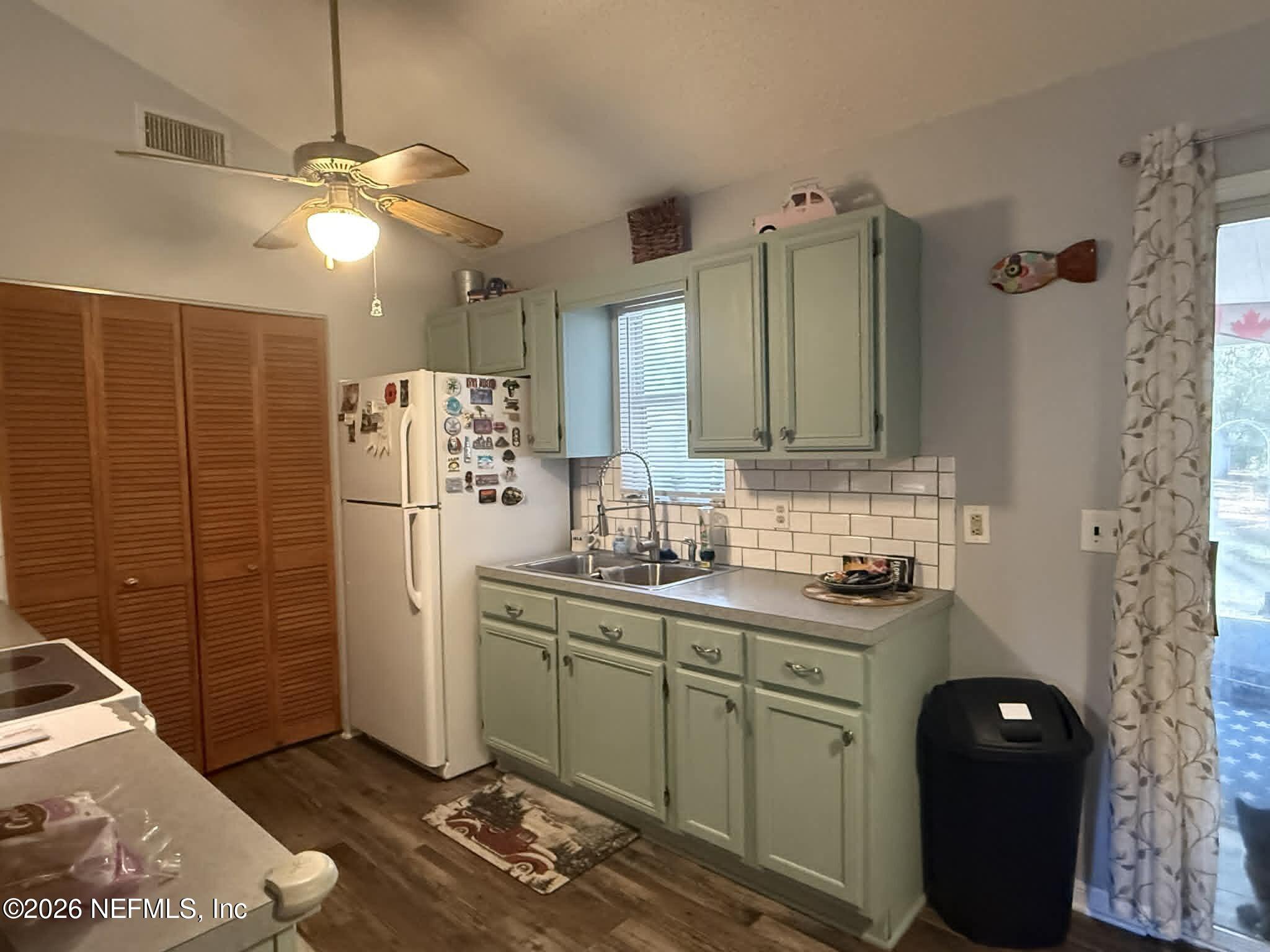 209 Scott Street Interlachen, FL 32148 - Photo 7 of 17 0b3a5f41-583d-4688-853b-d3044fae34d1 (1)