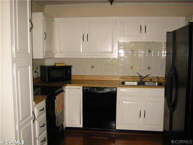 18099 Hewlett Road Beaverdam, VA 23015 - Photo 10 of 12 Kitchen