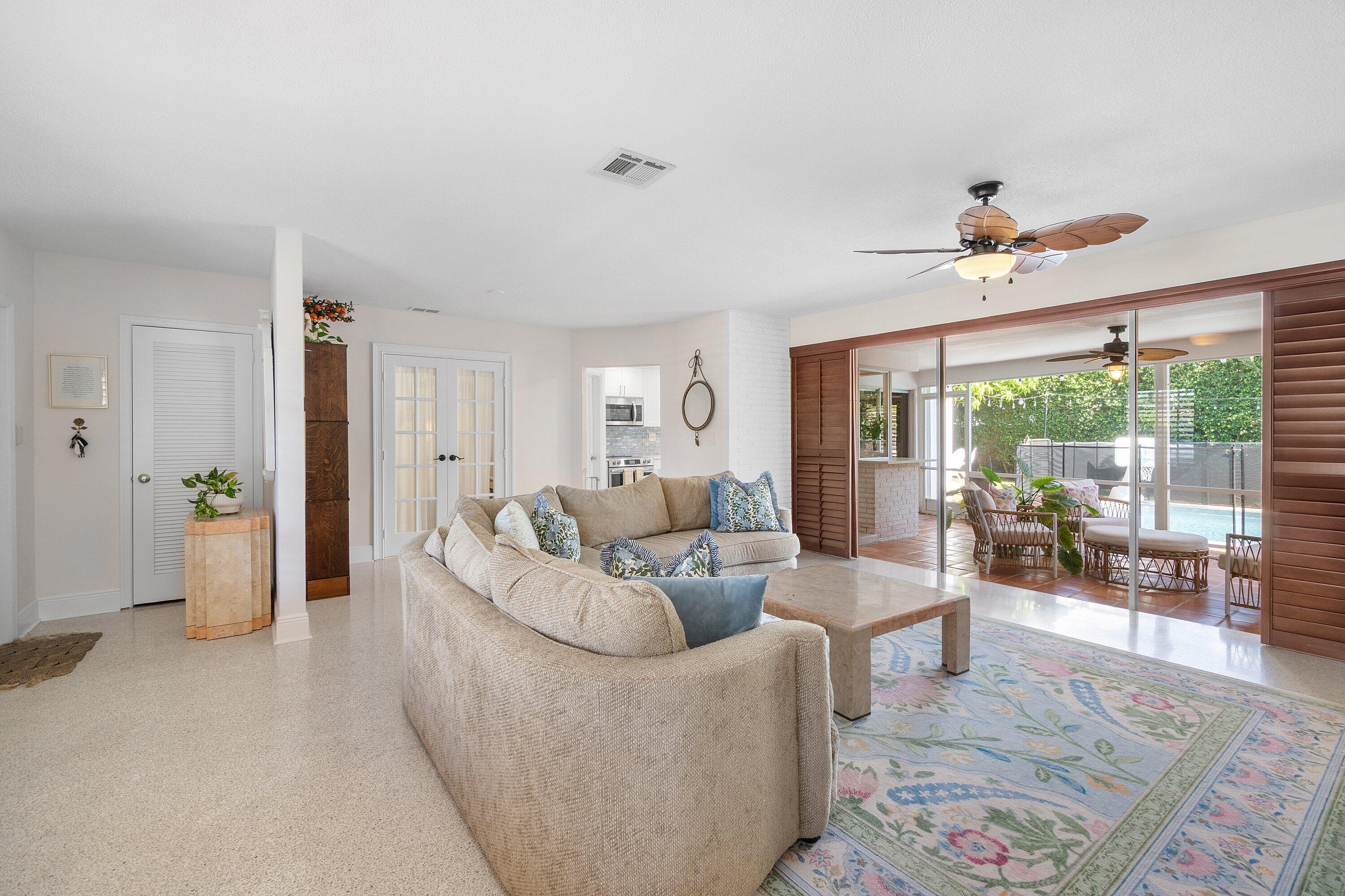 943 Southwest 5th Street Boca Raton, FL 33486 - Photo 7 of 41 020-943Southwest5thStreet-BocaRaton-FL-3
