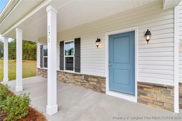 $374,995 | 171 Traveller Way, Raeford, NC 28376