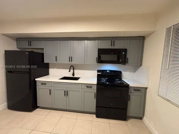 $2,600 | 561 Northwest 113th Street, Unit 563, Miami Shores, FL 33168