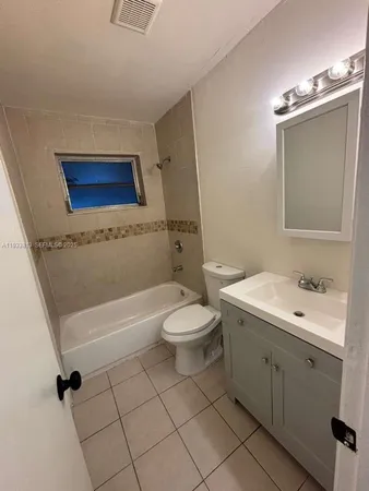$2,600 | 561 Northwest 113th Street, Unit 563, Miami Shores, FL 33168