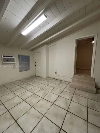 $2,600 | 561 Northwest 113th Street, Unit 563, Miami Shores, FL 33168