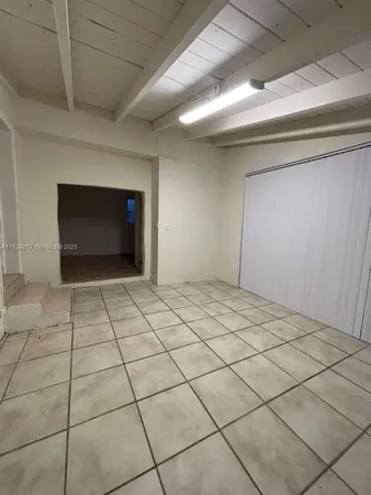 $2,600 | 561 Northwest 113th Street, Unit 563, Miami Shores, FL 33168