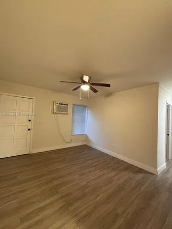 $2,600 | 561 Northwest 113th Street, Unit 563, Miami Shores, FL 33168