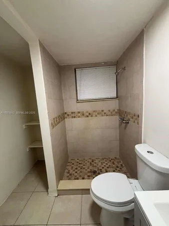 $2,600 | 561 Northwest 113th Street, Unit 563, Miami Shores, FL 33168