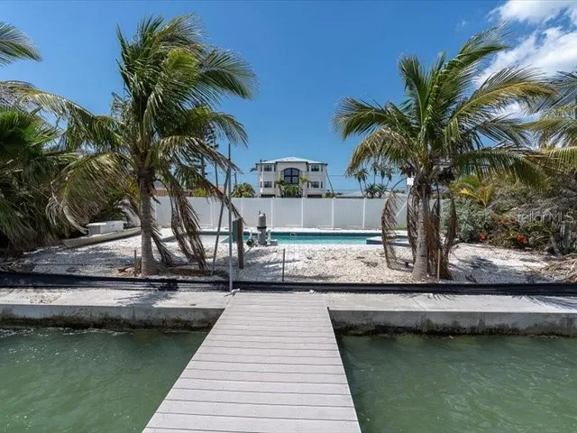 $3,975,000 | 575 Crystal Drive, Madeira Beach, FL 33708
