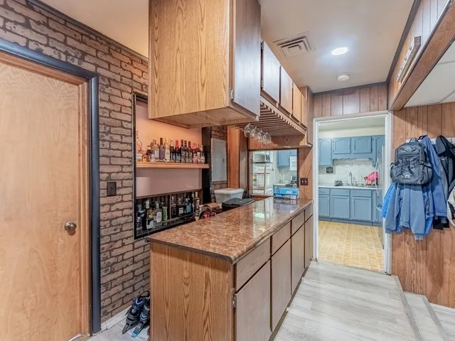 $285,000 | 920 Suffolk Avenue, Westchester, IL 60154