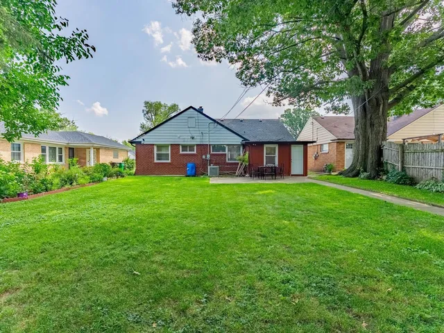 $285,000 | 920 Suffolk Avenue, Westchester, IL 60154