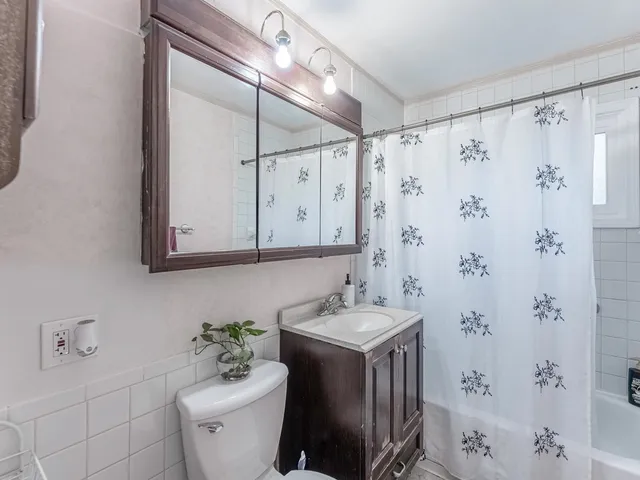 $285,000 | 920 Suffolk Avenue, Westchester, IL 60154