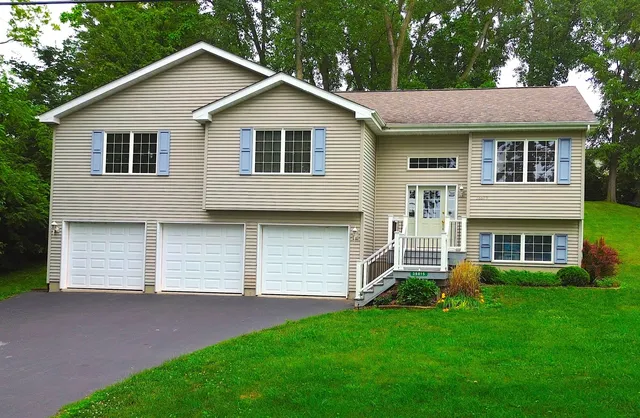 $349,990 | 38815 North Broadway Avenue, Antioch, IL 60002