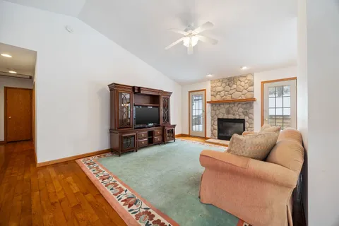 $349,990 | 38815 North Broadway Avenue, Antioch, IL 60002