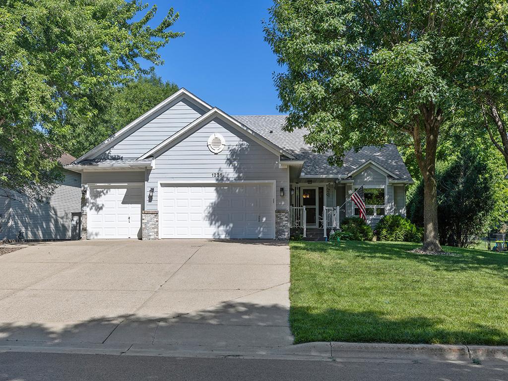 1225 Cuylle Bay Faribault, MN 55021 - Photo 2 of 16