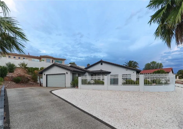 $599,500 | 935 Vista Lago Way, Boulder City, NV 89005