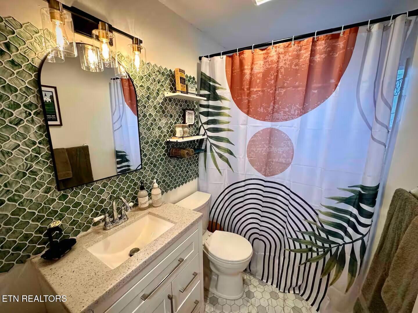 104 West Malta Road Oak Ridge, TN 37830 - Photo 11 of 22 Bathroom