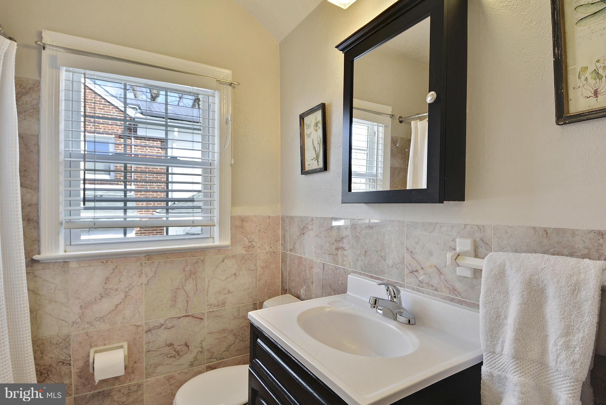 9605 Clearview Place Silver Spring, MD 20901 - Photo 22 of 26 Bath