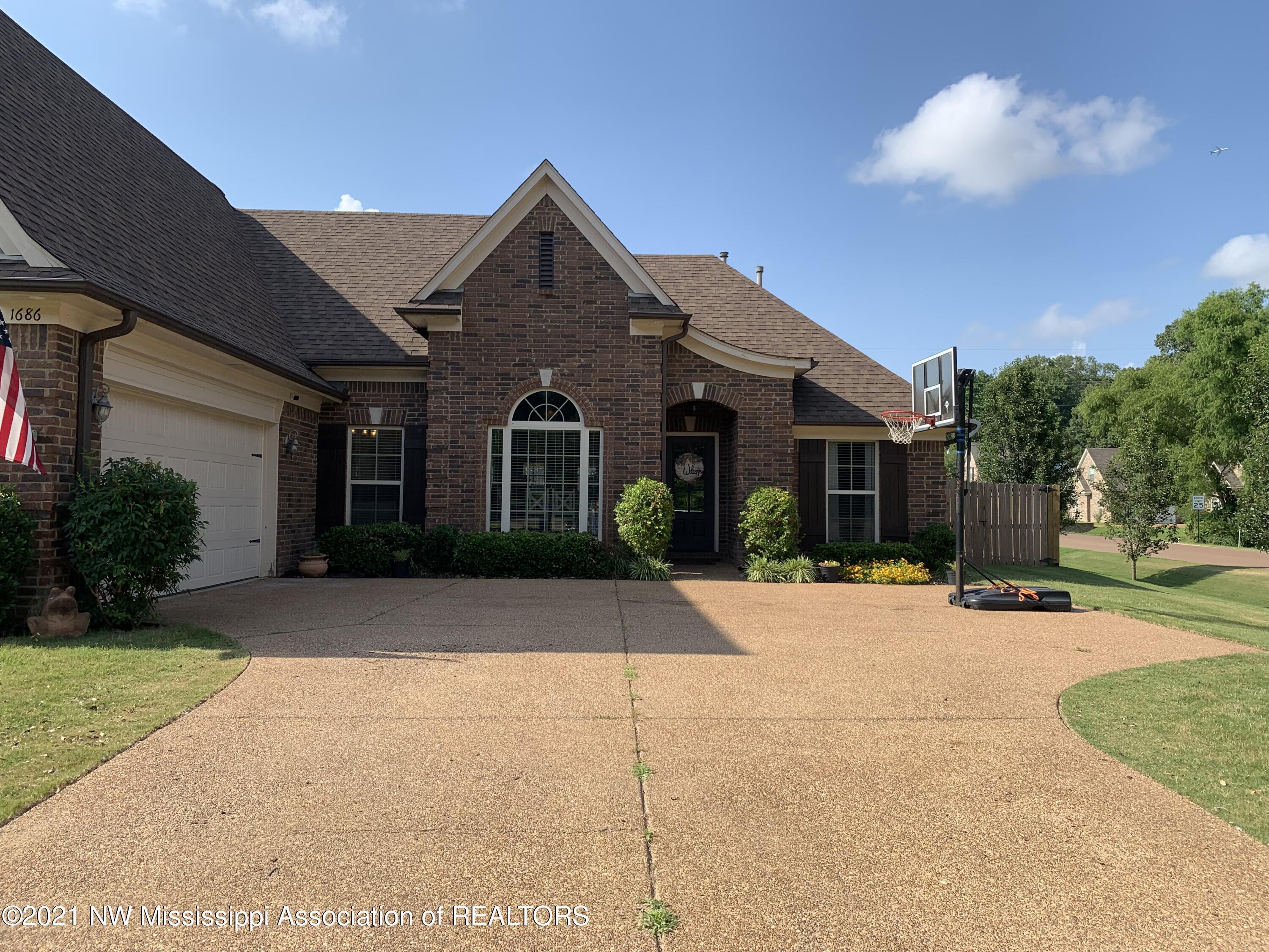 1686 Rutherford Cove Nesbit, MS 38651 - Photo 2 of 37 BF0CBEEE-20C1-4084-A1EB-CD542A001812