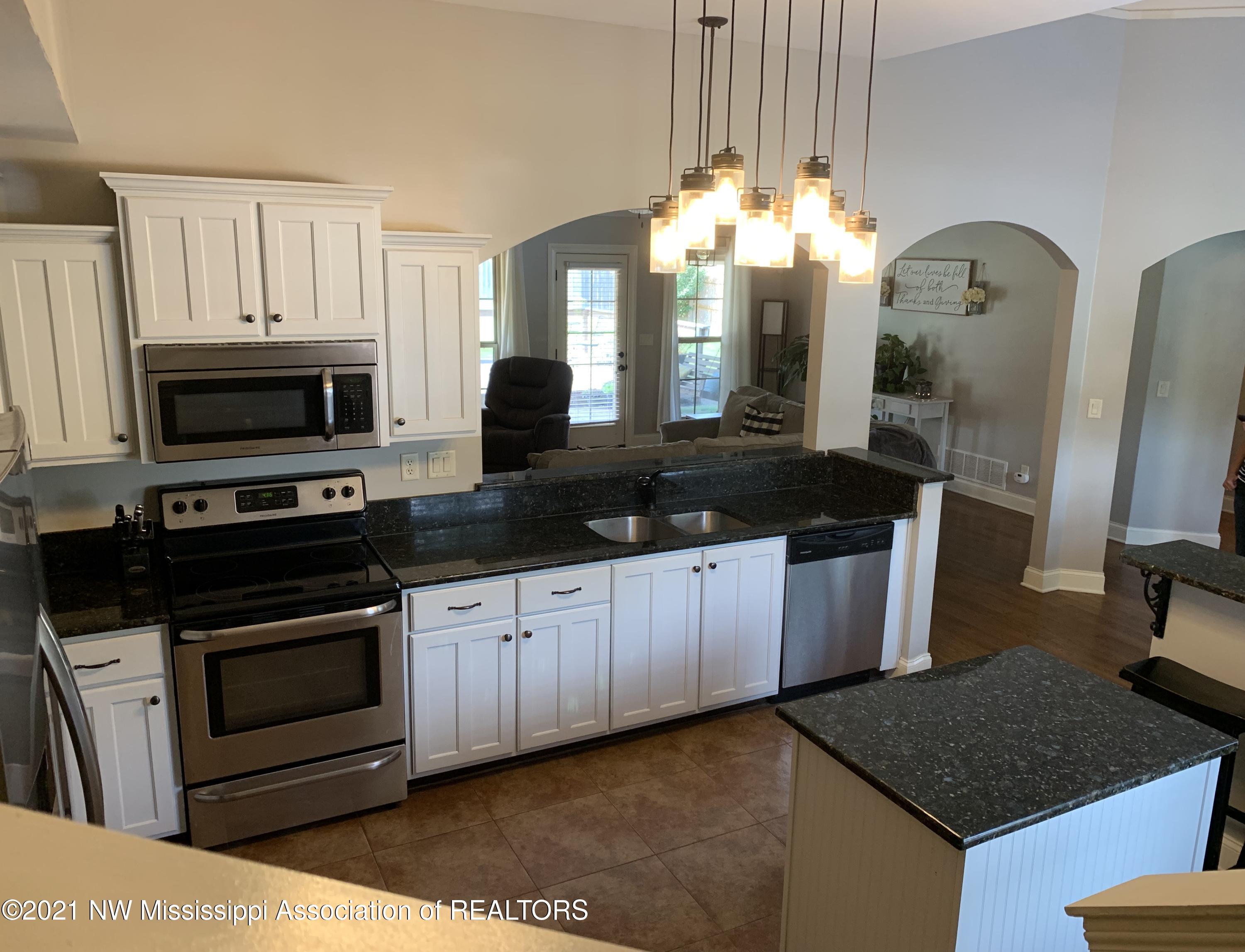 1686 Rutherford Cove Nesbit, MS 38651 - Photo 8 of 37 BF77E3E4-4214-4B31-B410-0B0DE3547FC3