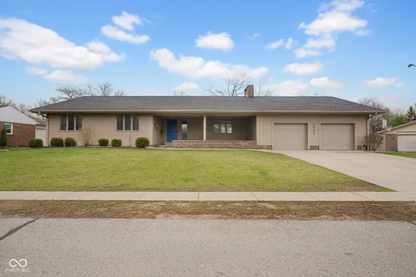 $459,900 | 3805 Lakeside Drive, Columbus, IN 47203