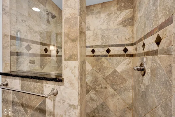 $459,900 | 3805 Lakeside Drive, Columbus, IN 47203