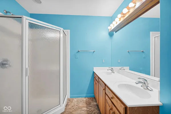 $459,900 | 3805 Lakeside Drive, Columbus, IN 47203