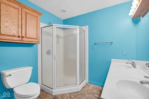 $459,900 | 3805 Lakeside Drive, Columbus, IN 47203