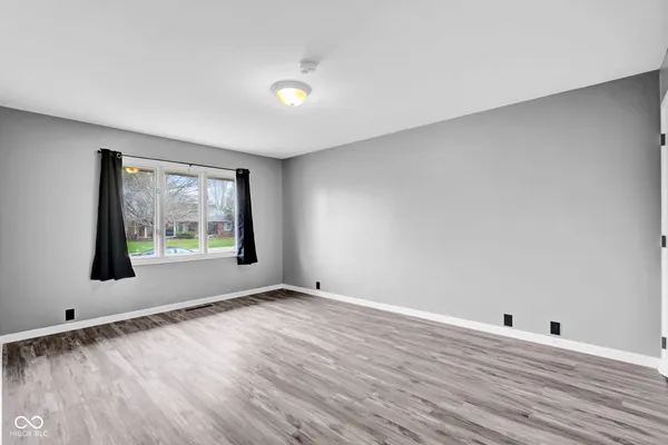 $459,900 | 3805 Lakeside Drive, Columbus, IN 47203