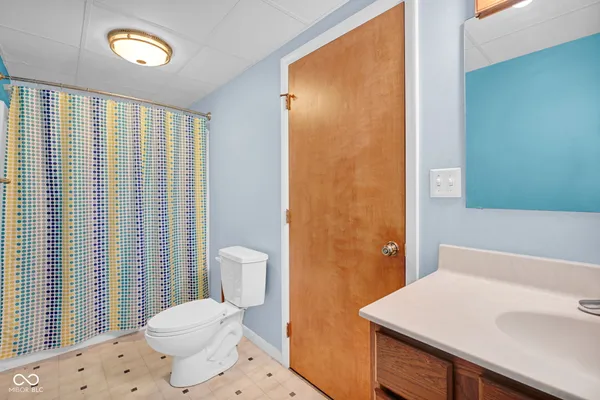 $459,900 | 3805 Lakeside Drive, Columbus, IN 47203